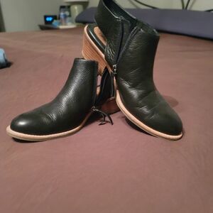 Sofft Black Leather Ankle Booties with Stacked Heel